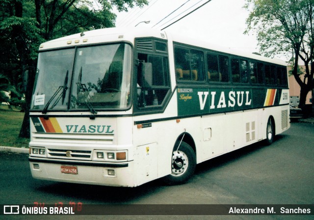 Viasul - Auto Viação Venâncio Aires 2080 na cidade de Francisco Beltrão, Paraná, Brasil, por Alexandre M.  Sanches. Número da foto: #8454723.
