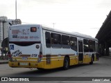 Companhia Carris Porto-Alegrense 0758 na cidade de Porto Alegre, Rio Grande do Sul, Brasil, por Gabriel Cafruni. Número da foto: #:id.