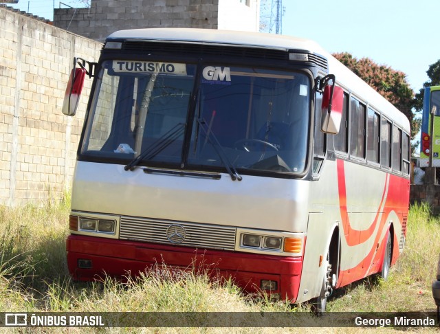 Ônibus Particulares 2012 na cidade de Botucatu, São Paulo, Brasil, por George Miranda. Número da foto: #8465202.