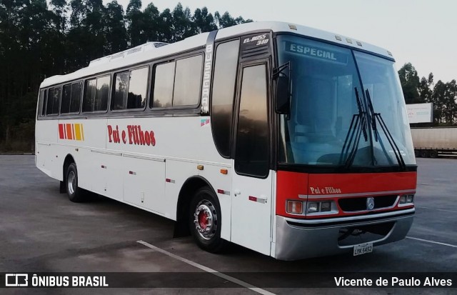 Pai e Filhos Viagens e Excursões 5452 na cidade de Itaúna, Minas Gerais, Brasil, por Vicente de Paulo Alves. ID da foto: 8469754.