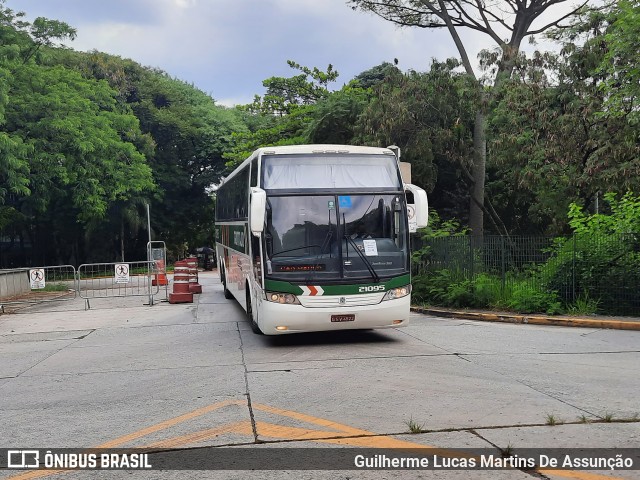 Empresa Gontijo de Transportes 21095 na cidade de São Paulo, São Paulo, Brasil, por Guilherme Lucas Martins De Assunção. ID da foto: 8467901.