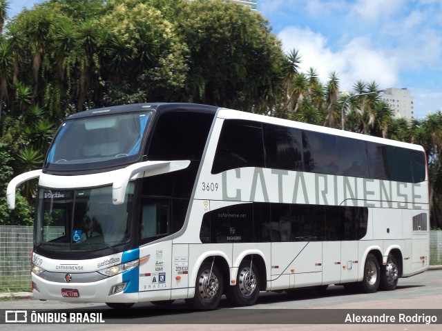 Auto Viação Catarinense 3609 na cidade de Curitiba, Paraná, Brasil, por Alexandre Rodrigo. Número da foto: #8468951.