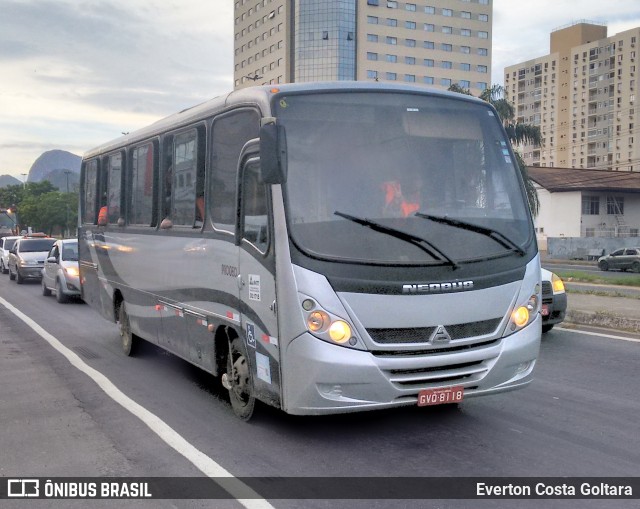 Adriano Vans Transportes 100 na cidade de Cariacica, Espírito Santo, Brasil, por Everton Costa Goltara. Número da foto: #8468141.