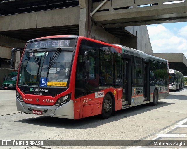 Express Transportes Urbanos Ltda 4 8844 na cidade de São Paulo, São Paulo, Brasil, por Matheus Zaghi. ID da foto: 8417558.