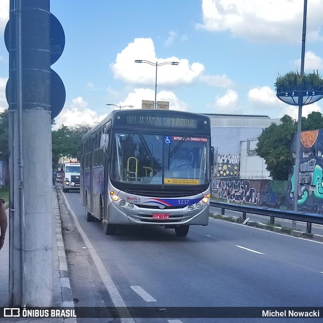 BBTT - Benfica Barueri Transporte e Turismo 1237 na cidade de Itapevi, São Paulo, Brasil, por Michel Nowacki. ID da foto: 8474032.