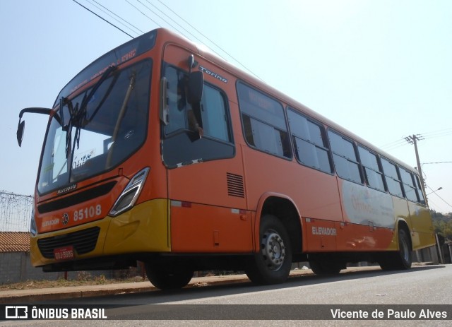 Transjuatuba > Stilo Transportes 85108 na cidade de Mateus Leme, Minas Gerais, Brasil, por Vicente de Paulo Alves. Número da foto: #8476059.