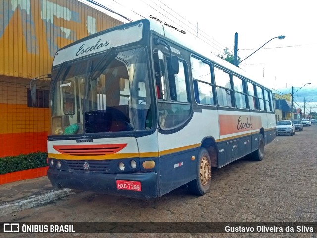 Escolares HXD7209 na cidade de Miracema do Tocantins, Tocantins, Brasil, por Gustavo Oliveira da Silva. ID da foto: 8481076.