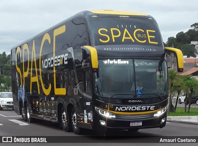 Expresso Nordeste 5710 na cidade de Curitiba, Paraná, Brasil, por Amauri Caetano. Número da foto: #8481006.