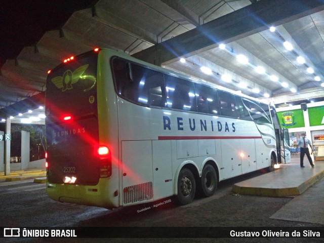 Reunidas Transportes Coletivos 25202 na cidade de Araguari, Minas Gerais, Brasil, por Gustavo Oliveira da Silva. ID da foto: 8479563.