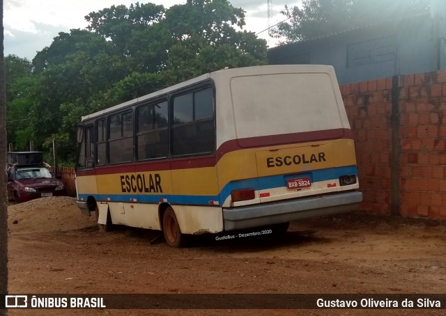 Escolares BXB5824 na cidade de Miracema do Tocantins, Tocantins, Brasil, por Gustavo Oliveira da Silva. ID da foto: 8481024.