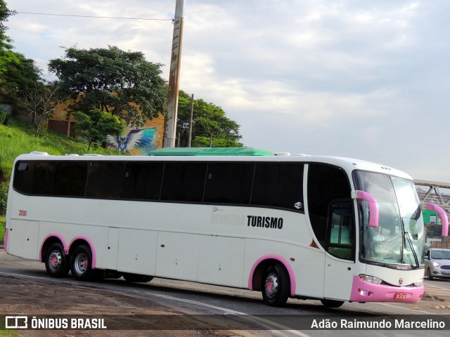 Ônibus Particulares 2500 na cidade de Belo Horizonte, Minas Gerais, Brasil, por Adão Raimundo Marcelino. ID da foto: 8484888.