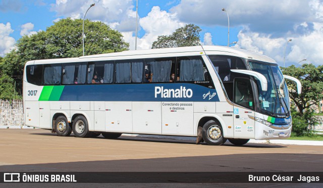 Planalto Transportes 3017 na cidade de Maringá, Paraná, Brasil, por Bruno César  Jagas. ID da foto: 8482399.