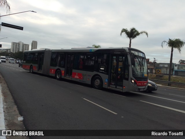 Express Transportes Urbanos Ltda 4 8393 na cidade de São Paulo, São Paulo, Brasil, por Ricardo Tosatti. Número da foto: #8482305.