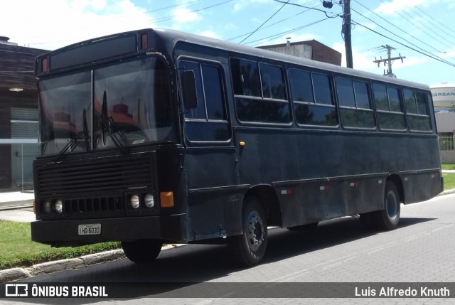 Ônibus Particulares 6030 na cidade de Rio Grande, Rio Grande do Sul, Brasil, por Luis Alfredo Knuth. ID da foto: 8482699.