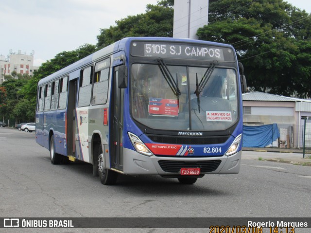 Litorânea Transportes Coletivos 82.604 na cidade de São José dos Campos, São Paulo, Brasil, por Rogerio Marques. ID da foto: 8485265.