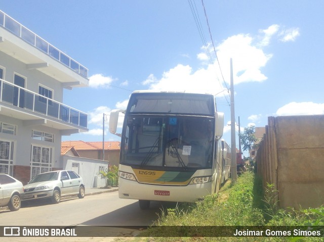 Empresa Gontijo de Transportes 12695 na cidade de Minas Novas, Minas Gerais, Brasil, por Josimar Gomes Simoes. Número da foto: #8488374.