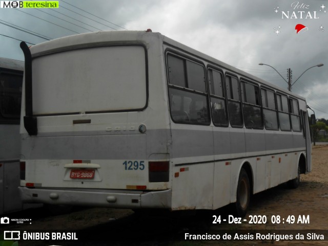 Wanderio Turismo 1295 na cidade de Demerval Lobão, Piauí, Brasil, por Francisco de Assis Rodrigues da Silva. Número da foto: #8489994.