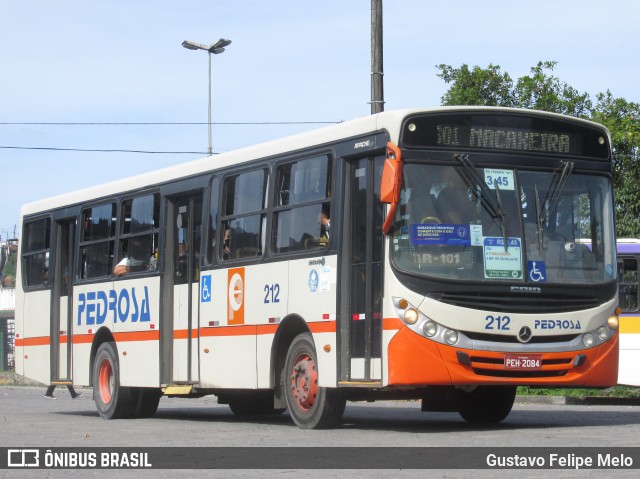 Empresa Pedrosa 212 na cidade de Recife, Pernambuco, Brasil, por Gustavo Felipe Melo. Número da foto: #8492019.