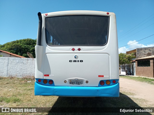 Ônibus Particulares KKY3371 na cidade de Pitimbu, Paraíba, Brasil, por Edjunior Sebastião. Número da foto: #8495685.