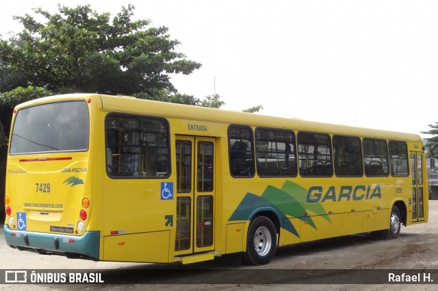 Viação Garcia 7429 na cidade de Duque de Caxias, Rio de Janeiro, Brasil, por Rafael H.. Número da foto: #8496634.