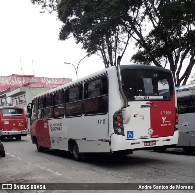 Pêssego Transportes 4 7105 na cidade de São Paulo, São Paulo, Brasil, por Andre Santos de Moraes. ID da foto: 8496255.