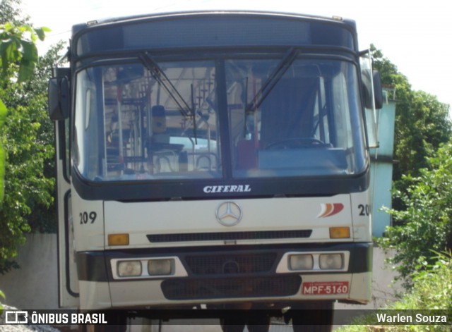 Viação Flecha Branca 209 na cidade de Cachoeiro de Itapemirim, Espírito Santo, Brasil, por Warlen Souza. ID da foto: 8419923.