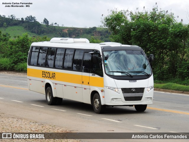 Escolares 01 na cidade de João Monlevade, Minas Gerais, Brasil, por Antonio Carlos Fernandes. Número da foto: #8502775.