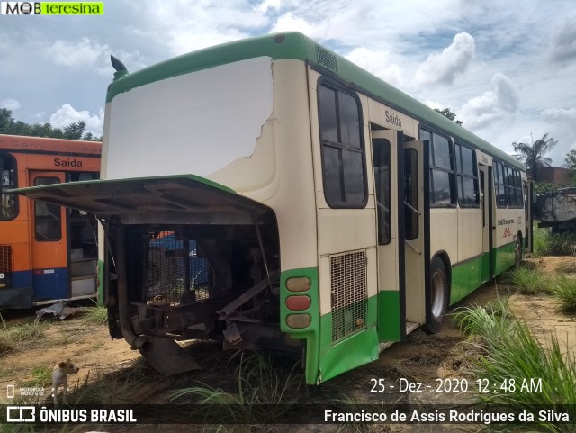 Sucata e Desmanches 07122 na cidade de Teresina, Piauí, Brasil, por Francisco de Assis Rodrigues da Silva. Número da foto: #8502703.