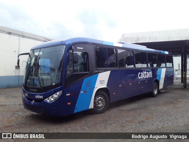 Cattani Transportes e Turismo 7021 na cidade de Pato Branco, Paraná, Brasil, por Rodrigo Augusto  Vignaga. ID da foto: 8425860.