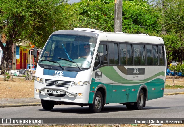 Ônibus Particulares 5844 na cidade de Recife, Pernambuco, Brasil, por Daniel Cleiton  Bezerra. Número da foto: #8424455.