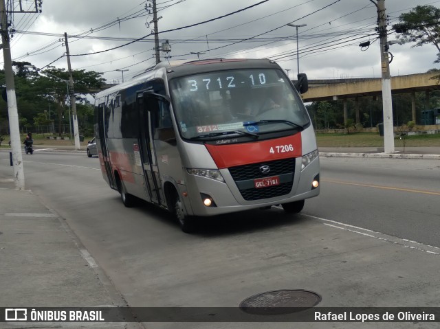 Pêssego Transportes 4 7206 na cidade de São Paulo, São Paulo, Brasil, por Rafael Lopes de Oliveira. Número da foto: #8428097.