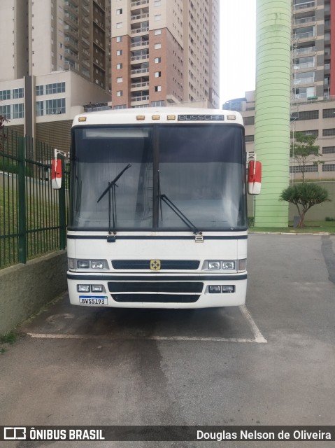 Ônibus Particulares  na cidade de Barueri, São Paulo, Brasil, por Douglas Nelson de Oliveira. Número da foto: #8427383.