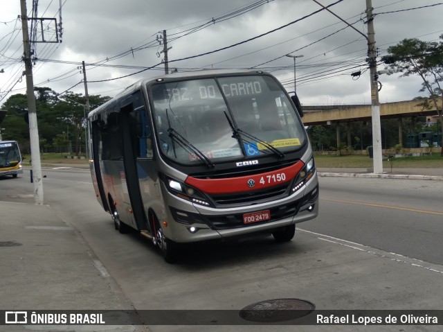 Pêssego Transportes 4 7150 na cidade de São Paulo, São Paulo, Brasil, por Rafael Lopes de Oliveira. ID da foto: 8428124.