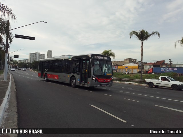 Express Transportes Urbanos Ltda 4 8221 na cidade de São Paulo, São Paulo, Brasil, por Ricardo Tosatti. Número da foto: #8428871.