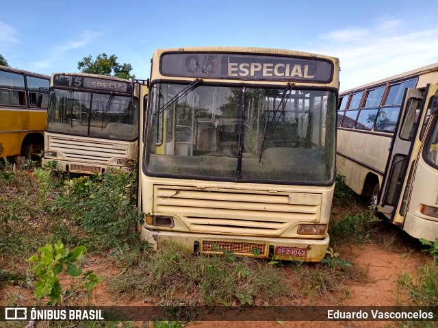 Sucata e Desmanches 4521 na cidade de Santana do Riacho, Minas Gerais, Brasil, por Eduardo Vasconcelos. ID da foto: 8429913.