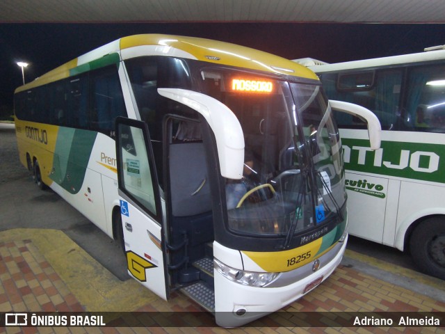 Empresa Gontijo de Transportes 18255 na cidade de João Monlevade, Minas Gerais, Brasil, por Adriano  Almeida. Número da foto: #8433072.