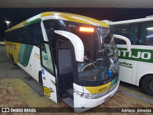 Empresa Gontijo de Transportes 18255 na cidade de João Monlevade, Minas Gerais, Brasil, por Adriano  Almeida. ID da foto: 8433072.