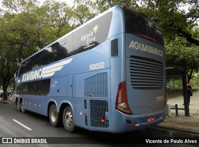 Viação Águia Branca 50050 na cidade de Rio de Janeiro, Rio de Janeiro, Brasil, por Vicente de Paulo Alves. Número da foto: #8437739.