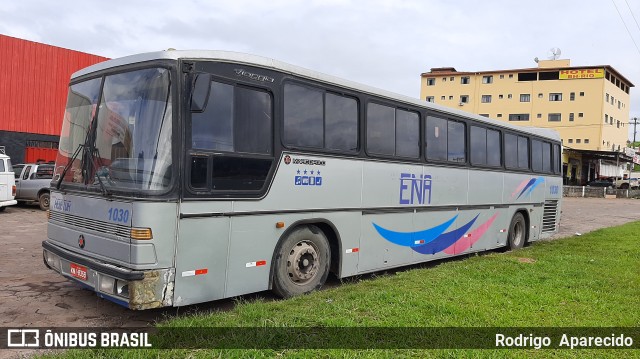 Ônibus Particulares 1030 na cidade de Conselheiro Lafaiete, Minas Gerais, Brasil, por Rodrigo  Aparecido. Número da foto: #8439601.