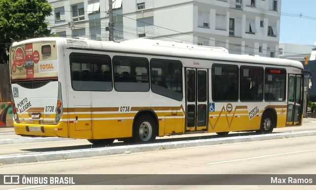 Companhia Carris Porto-Alegrense 0738 na cidade de Porto Alegre, Rio Grande do Sul, Brasil, por Max Ramos. Número da foto: #7515879.