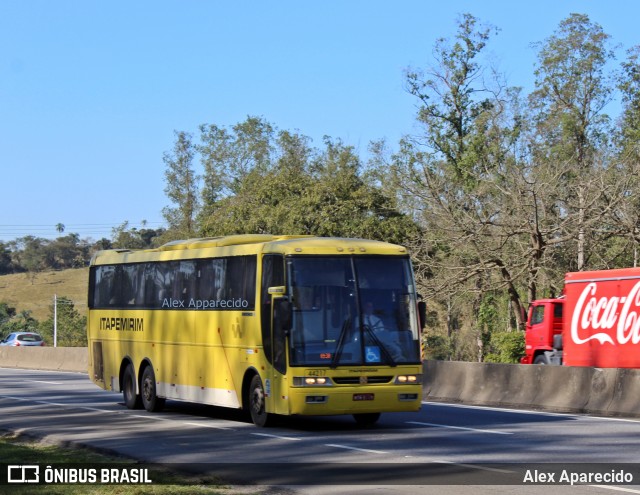 Viação Itapemirim 44217 na cidade de Pindamonhangaba, São Paulo, Brasil, por Alex Aparecido. Número da foto: #7518596.