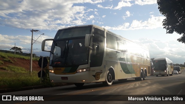 Empresa Gontijo de Transportes 21205 na cidade de Cláudio, Minas Gerais, Brasil, por Marcus Vinicius Lara Silva. ID da foto: 7533281.