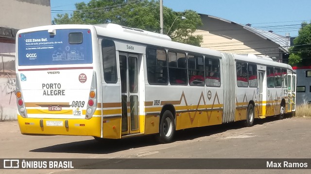 Companhia Carris Porto-Alegrense 0809 na cidade de Porto Alegre, Rio Grande do Sul, Brasil, por Max Ramos. Número da foto: #7537388.
