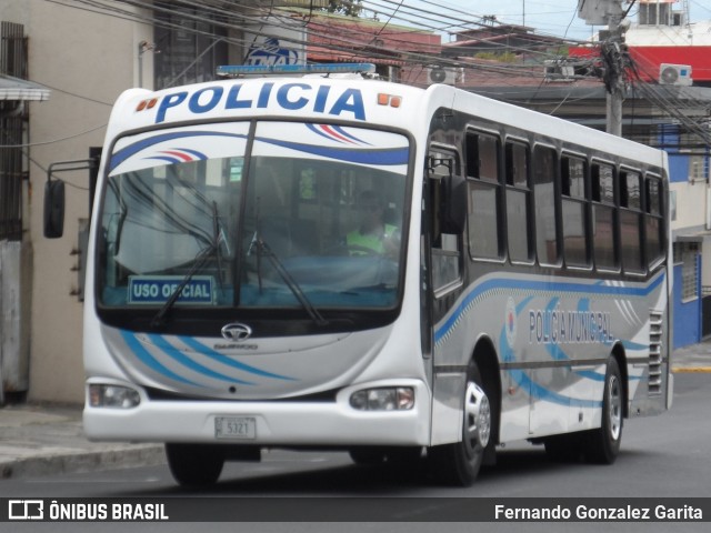 Ônibus Particulares sm5321 na cidade de Hospital, San José, San José, Costa Rica, por Fernando Gonzalez Garita. ID da foto: 7540165.