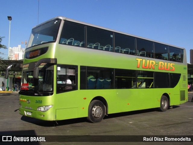 TurBus 2450 na cidade de Santiago, Santiago, Metropolitana de Santiago, Chile, por Raúl Díaz Romeodelta. Número da foto: #7548960.