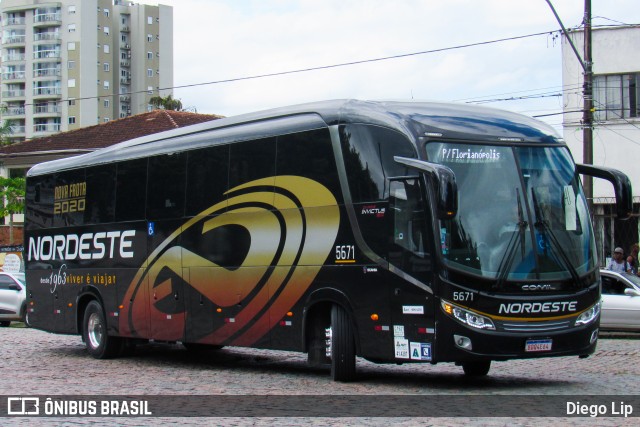 Expresso Nordeste 5671 na cidade de Joinville, Santa Catarina, Brasil, por Diego Lip. ID da foto: 7548050.