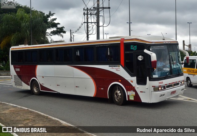 Ônibus Particulares 5000 na cidade de São Paulo, São Paulo, Brasil, por Rudnei Aparecido da Silva. Número da foto: #7552434.