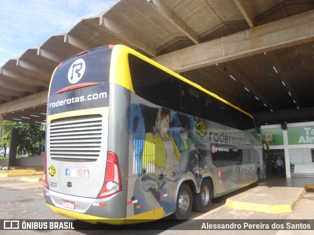 RodeRotas - Rotas de Viação do Triângulo 1201 na cidade de Araguari, Minas Gerais, Brasil, por Alessandro Pereira dos Santos. ID da foto: 7558560.