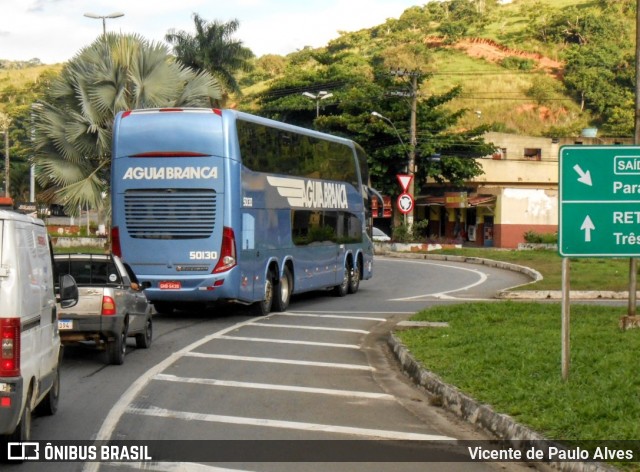 Viação Águia Branca 50130 na cidade de Paraíba do Sul, Rio de Janeiro, Brasil, por Vicente de Paulo Alves. Número da foto: #7558623.