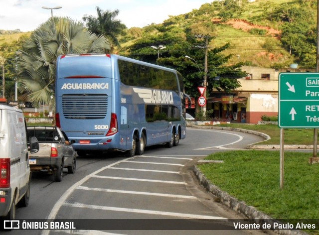 Viação Águia Branca 50130 na cidade de Paraíba do Sul, Rio de Janeiro, Brasil, por Vicente de Paulo Alves. ID da foto: 7558623.